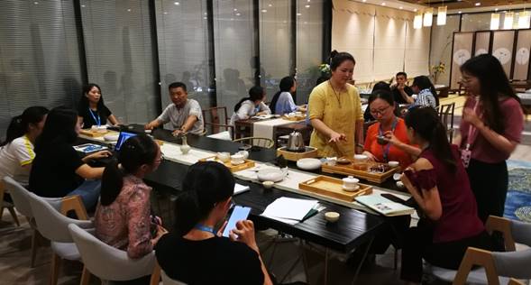 后入内射无码人妻一区