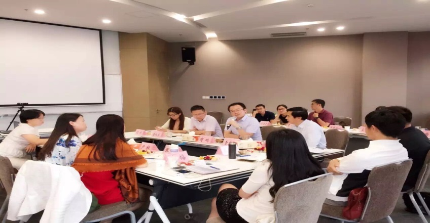 后入内射无码人妻一区