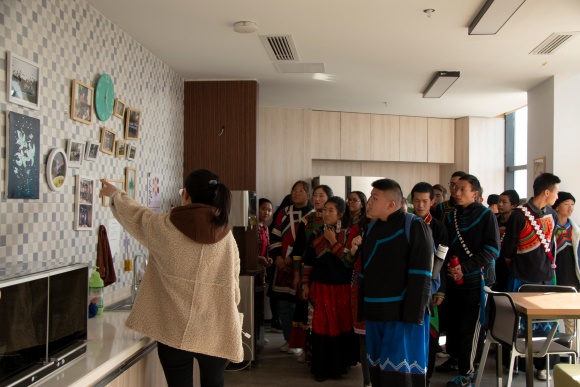 后入内射无码人妻一区