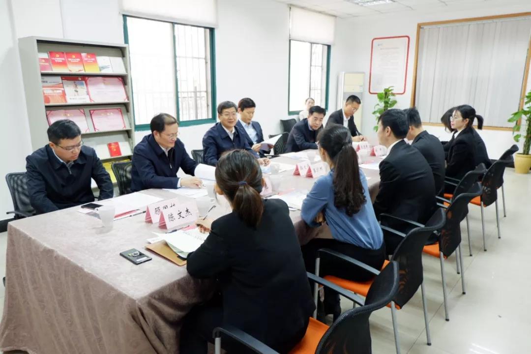 后入内射无码人妻一区