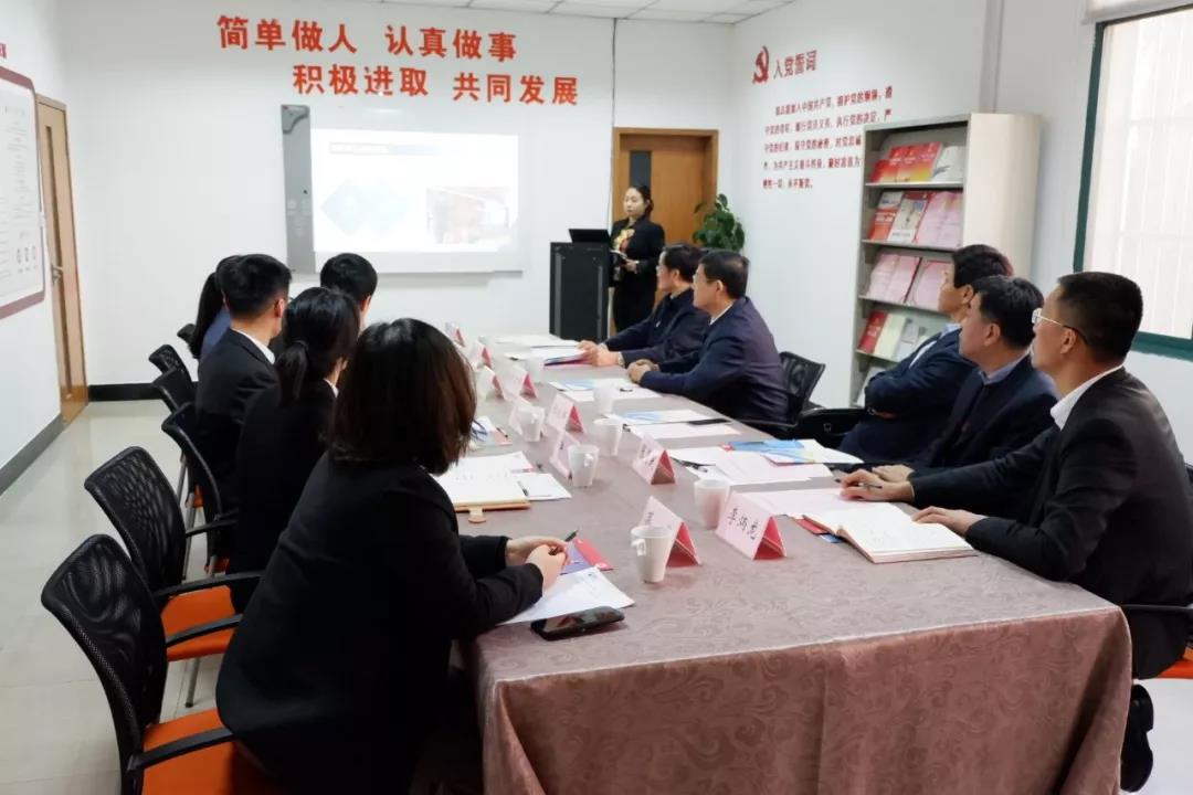 后入内射无码人妻一区