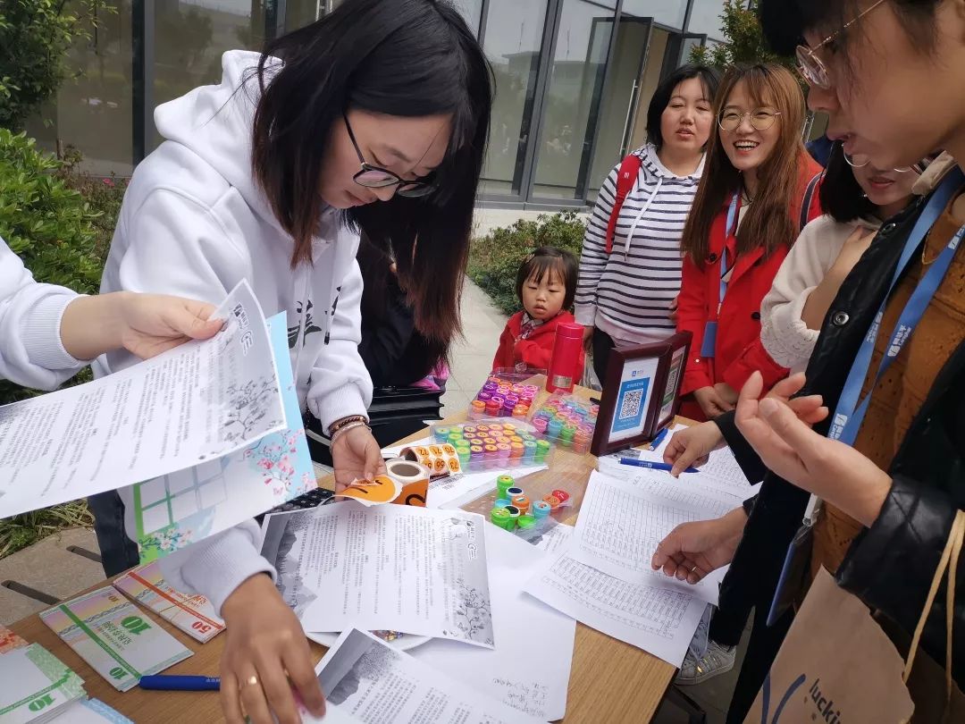 后入内射无码人妻一区